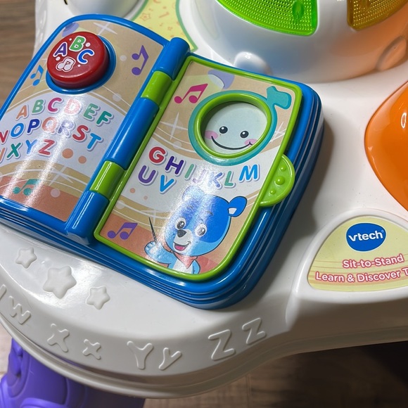VTech Sit-to-Stand Learn and Discover Table Activity Toy for Infants and Toddler - Picture 3 of 7